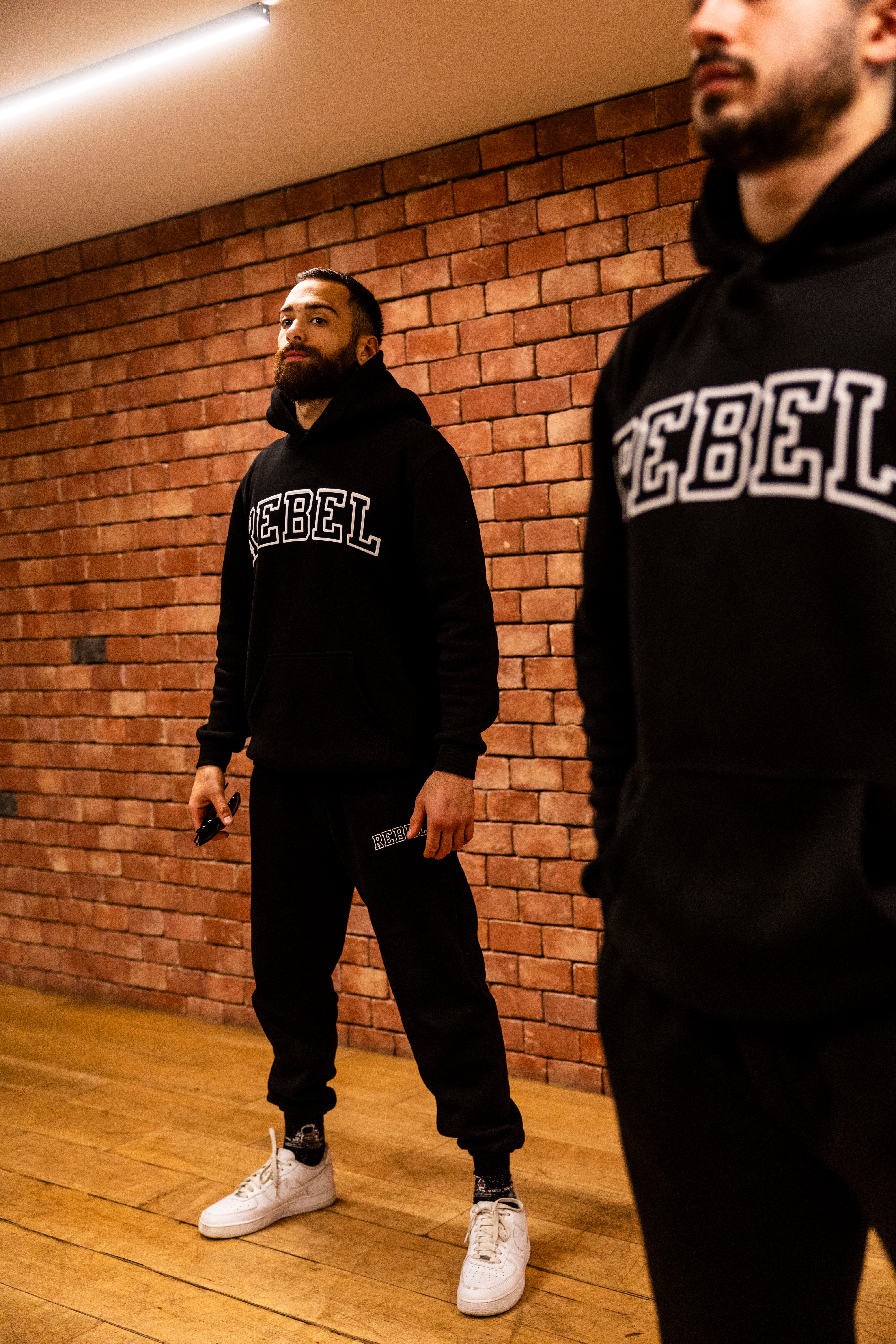 Rebel Suit – Full Comfort, Full Commitment - Black