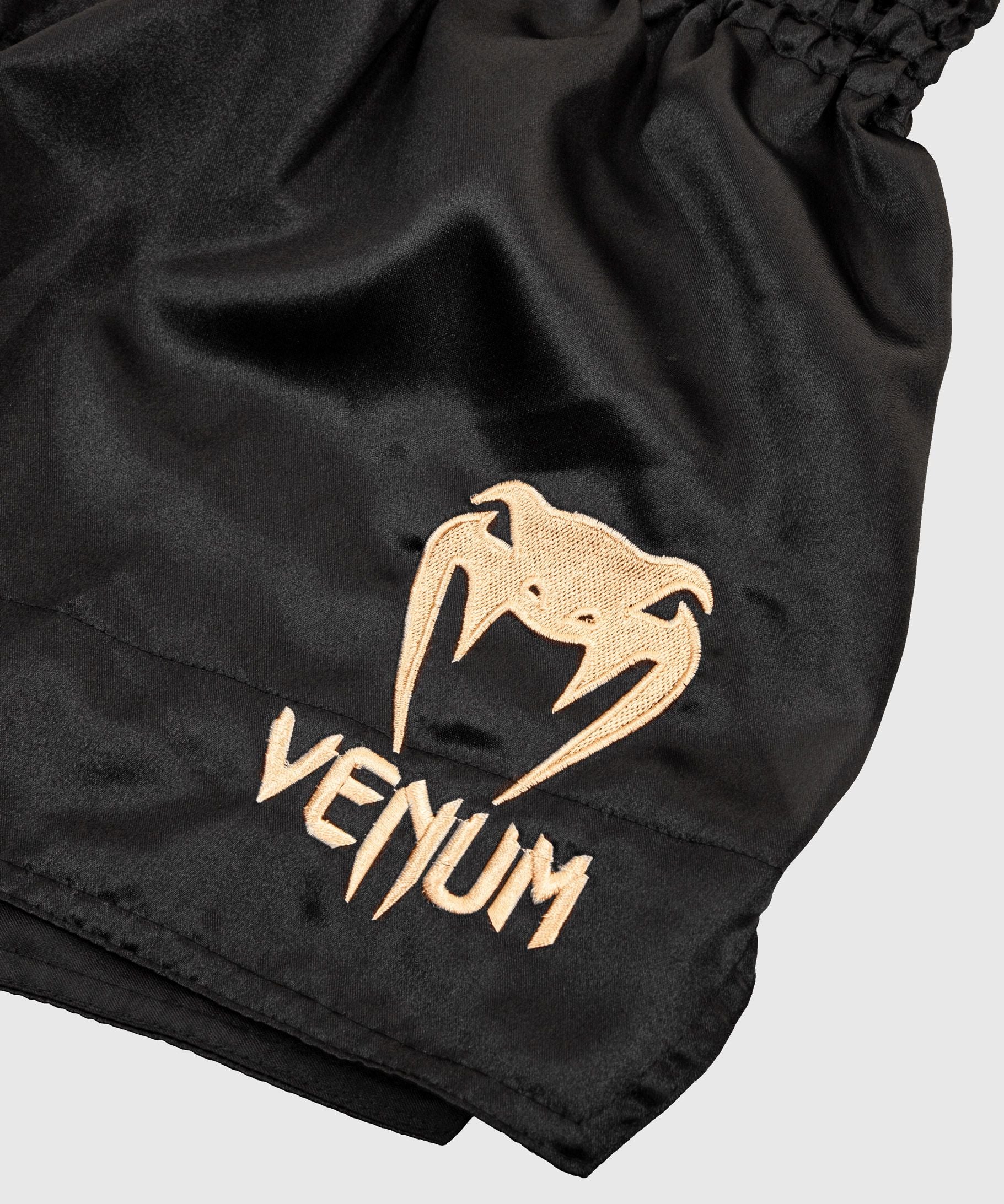 VENUM MUAY THAI SHORTS CLASSIC - BLACK/GOLD